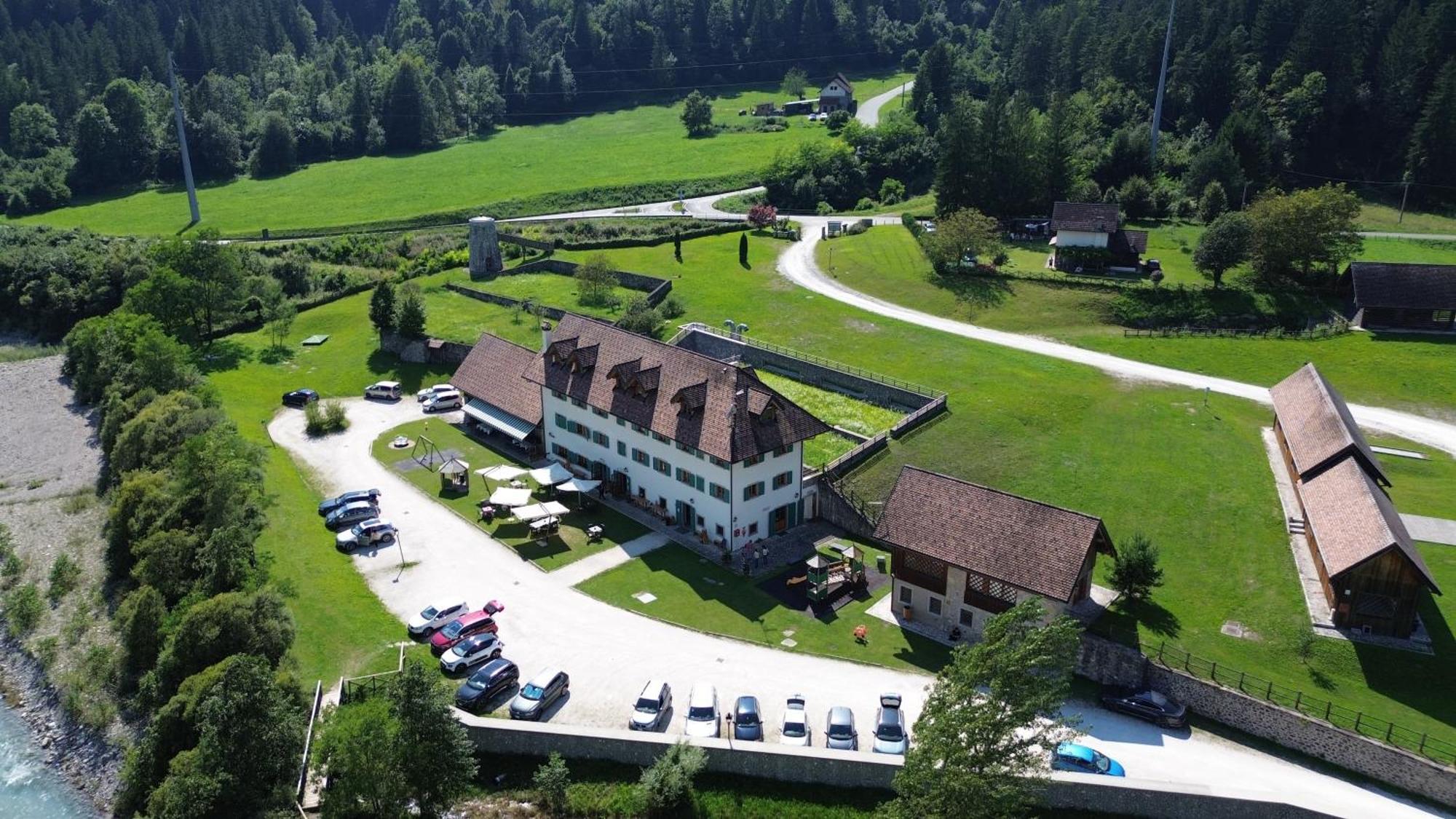 Hotel Aplis Ovaro Exterior photo