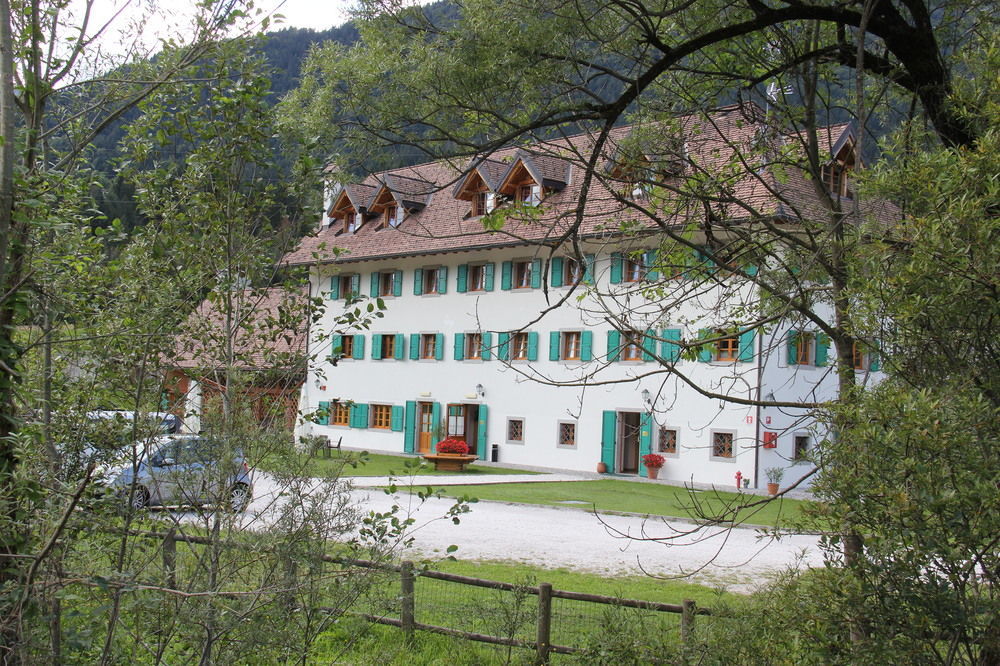 Hotel Aplis Ovaro Exterior photo